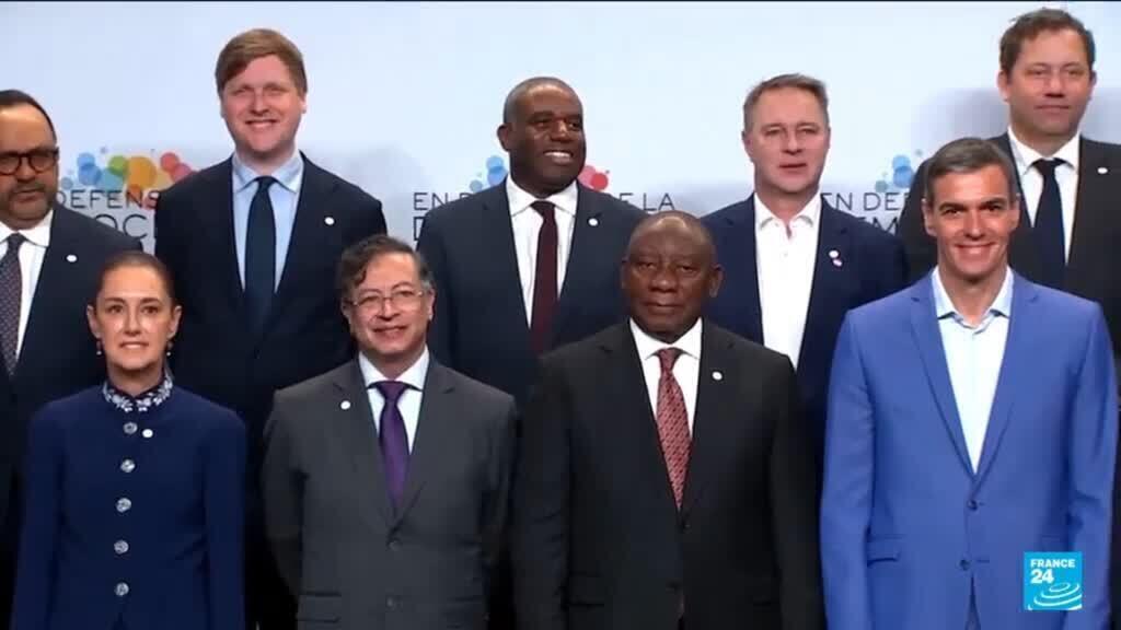 Spain’s Sánchez leads progressive push as far-right gathers in Milan