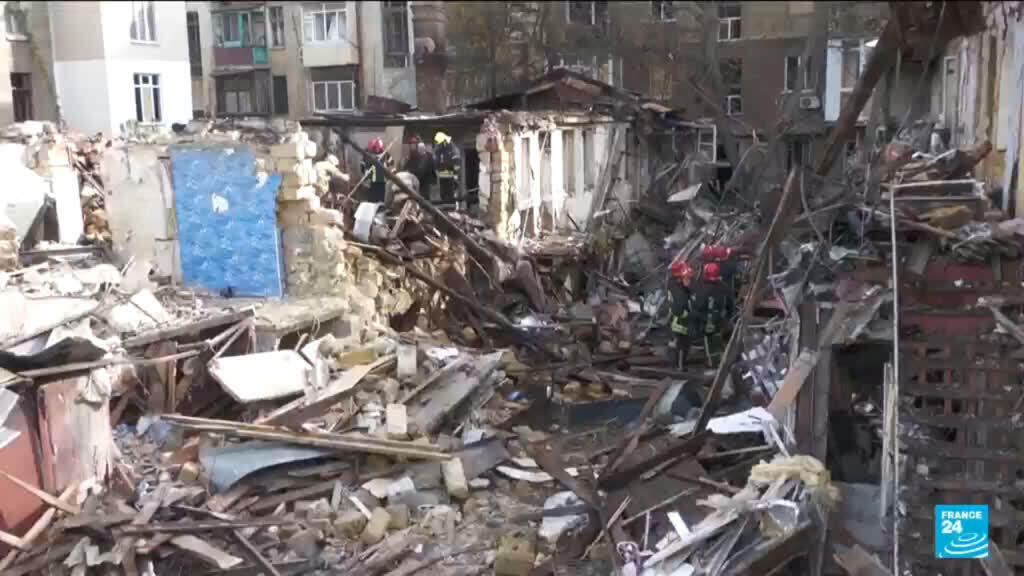 Russia kills two prisoners in their home