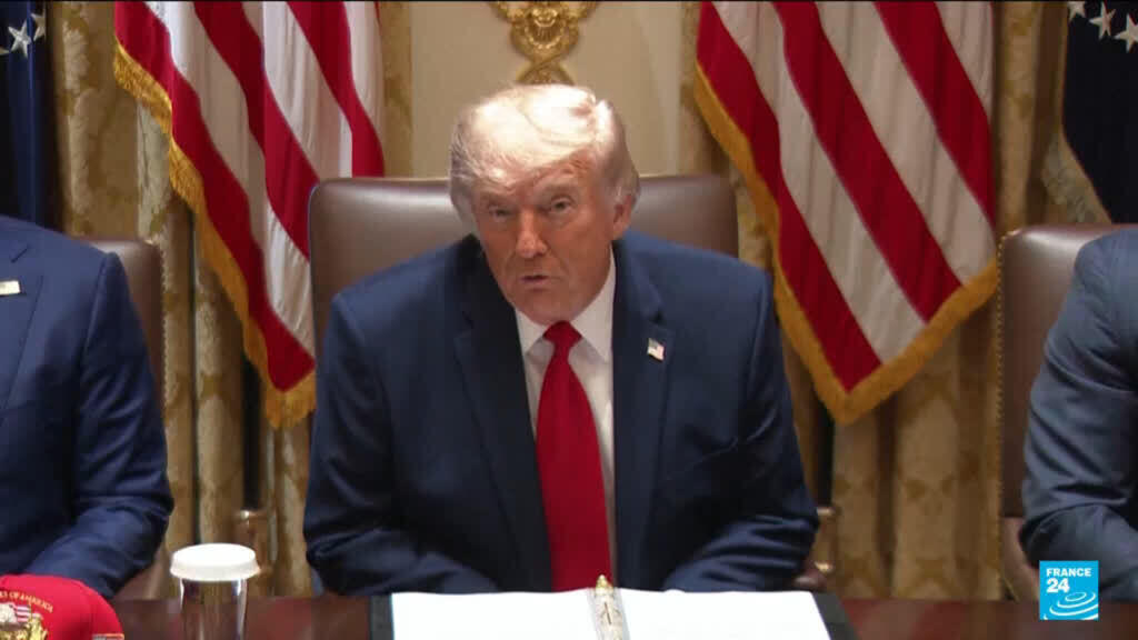 Iran and US trade air strikes after Trump dismisses report of Hormuz deal