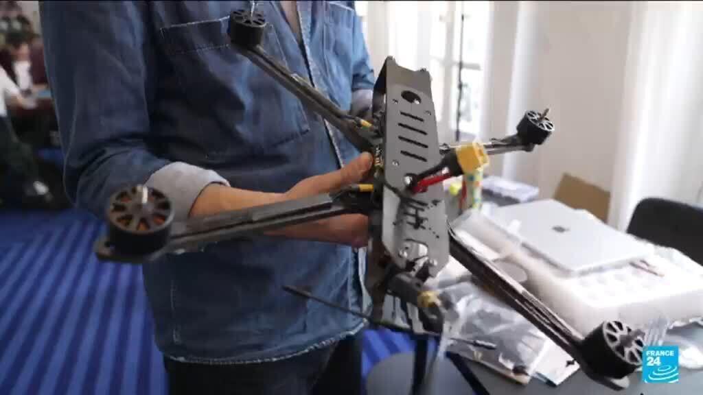 Drone-making workshops take off in Paris