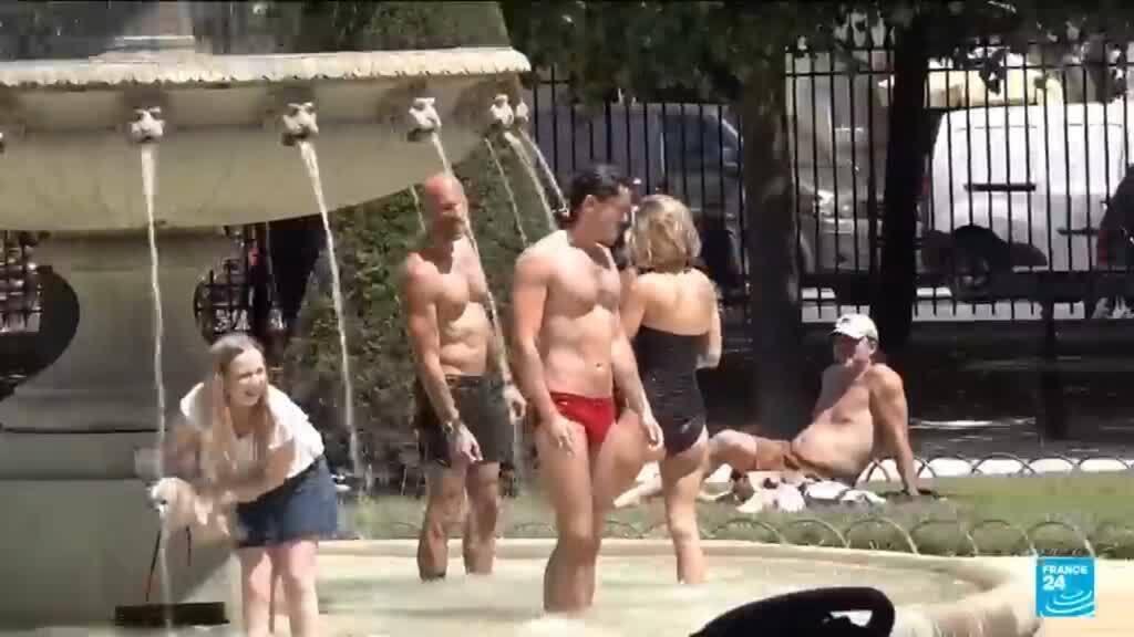 France tries to cope with exceptionally high temperatures