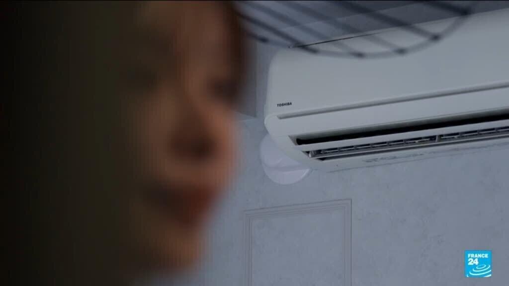 In Japan, authorities question dependence to air conditioning