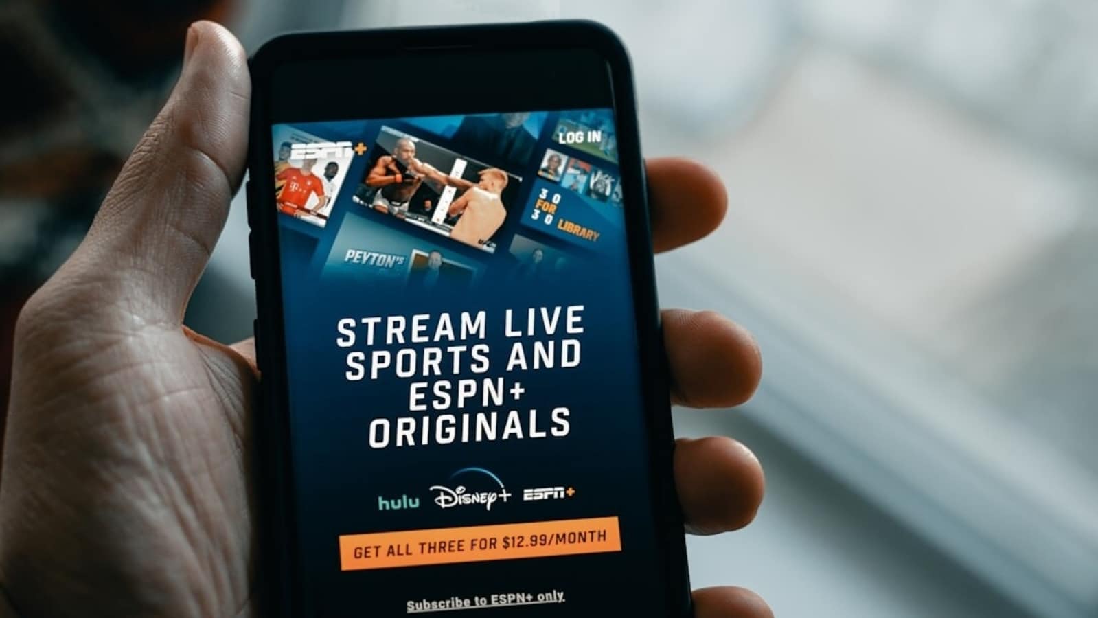 ESPN fantasy down on NFL Sunday; users say app not working and updating - Here's what's wrong