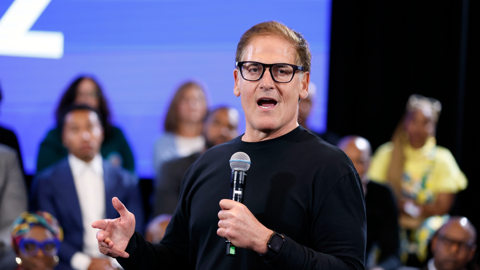 Mark Cuban advocates for $20 minimum wage amid rising living costs, ‘It was embarrassing to me…’