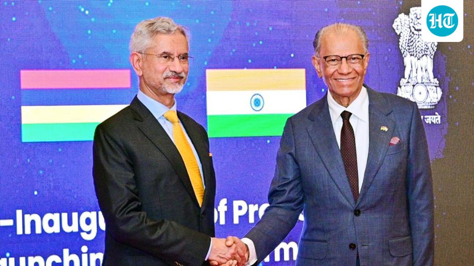 India, Mauritius sign deals to implement $680-million aid package