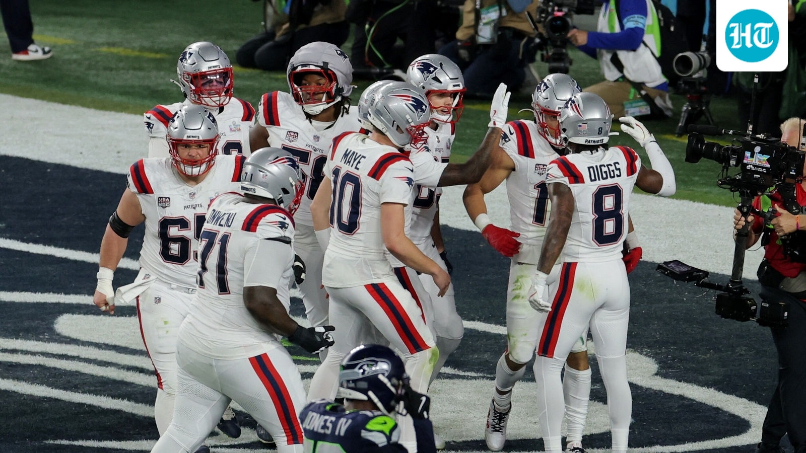 Streaker invades Super Bowl pitch, wild chase with stewards caught in video: Watch