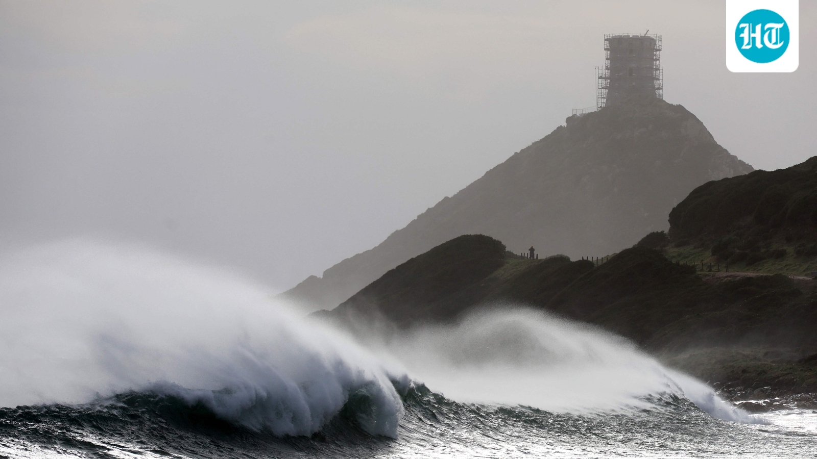 Storm Nils hits France, around 450,000 homes without power
