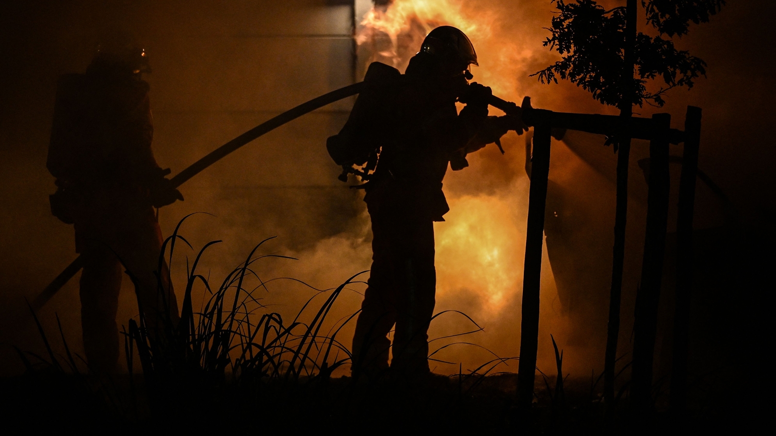 Menifee 'Bluff Fire' map, evacuation updates: Videos show massive blaze in Riverside County