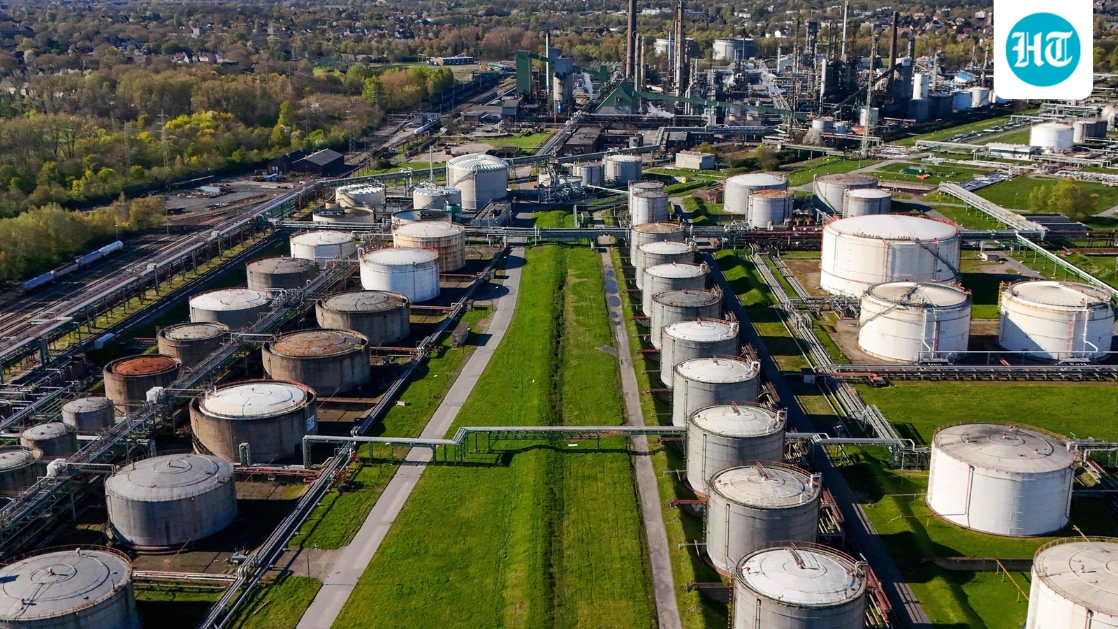 US grants 60-day waiver on Iranian oil sanctions as part of interim deal to end war