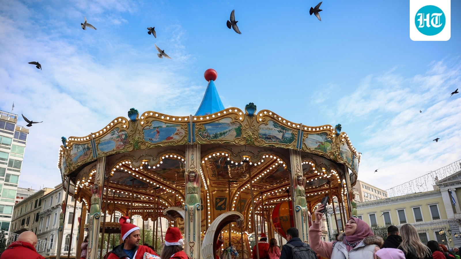 Greece headed for 'record year' for tourism, sees 31.6 million visitors till Sept