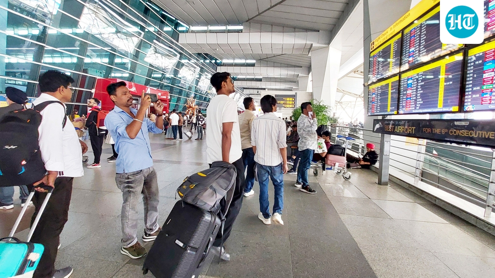 Delhi airport flight status live updates: Air traffic system 'functional' after glitch; 800 flights delayed