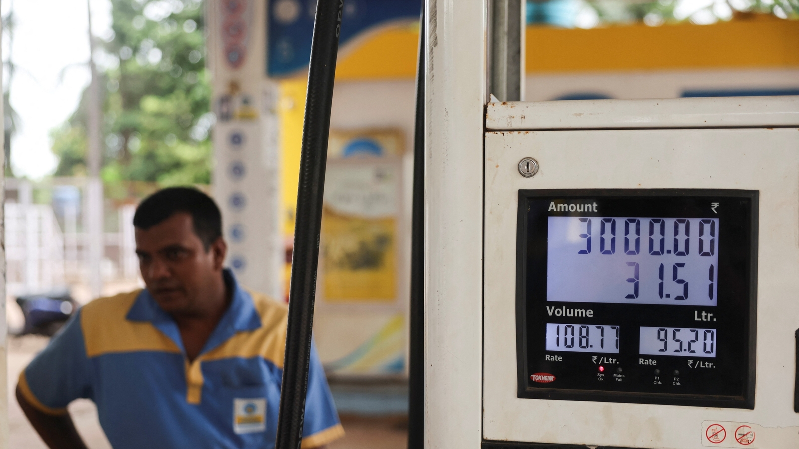 Nayara, India’s largest private fuel retailer, cuts petrol price by  ₹5, diesel by  ₹3