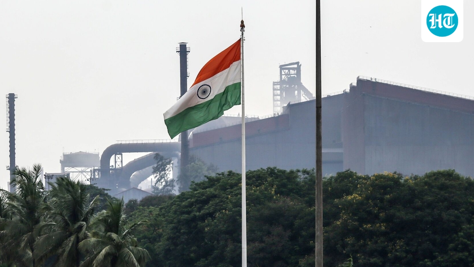 Delhi PWD decides to bring down all 500 national flags following damage complaints