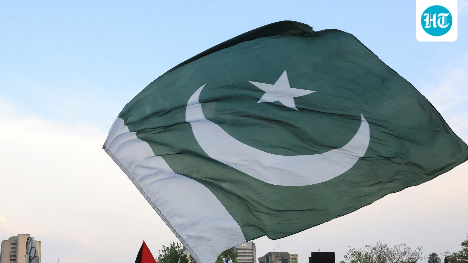 Criminal records, fake credentials: Why UAE has stopped issuing visas to Pakistanis