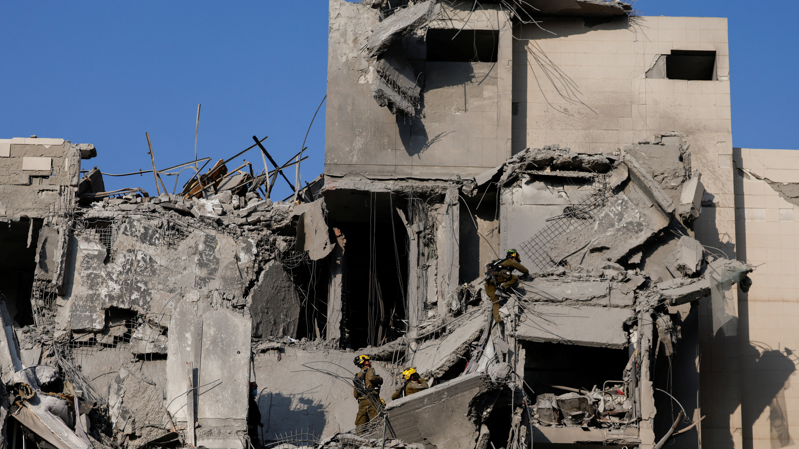 Video: Iranian missile hits residential building in Israel's Beersheba after ‘ceasefire’ cutoff