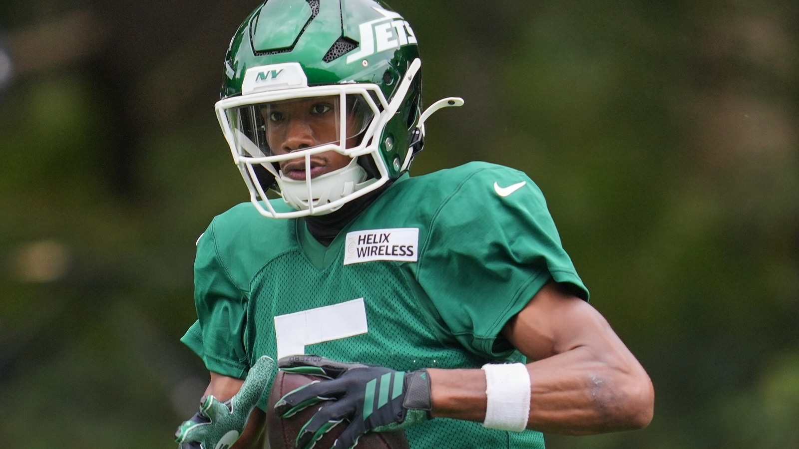 Jets WR Garrett Wilson confronts head coach over halftime decision in clash vs Broncos