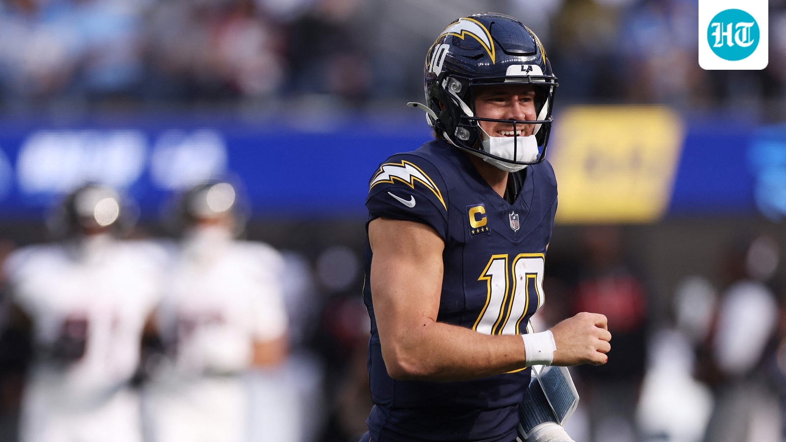 Justin Herbert injury news: Is Chargers QB hurt vs Texans? Fans spot concerning sign amid Week 17 struggle