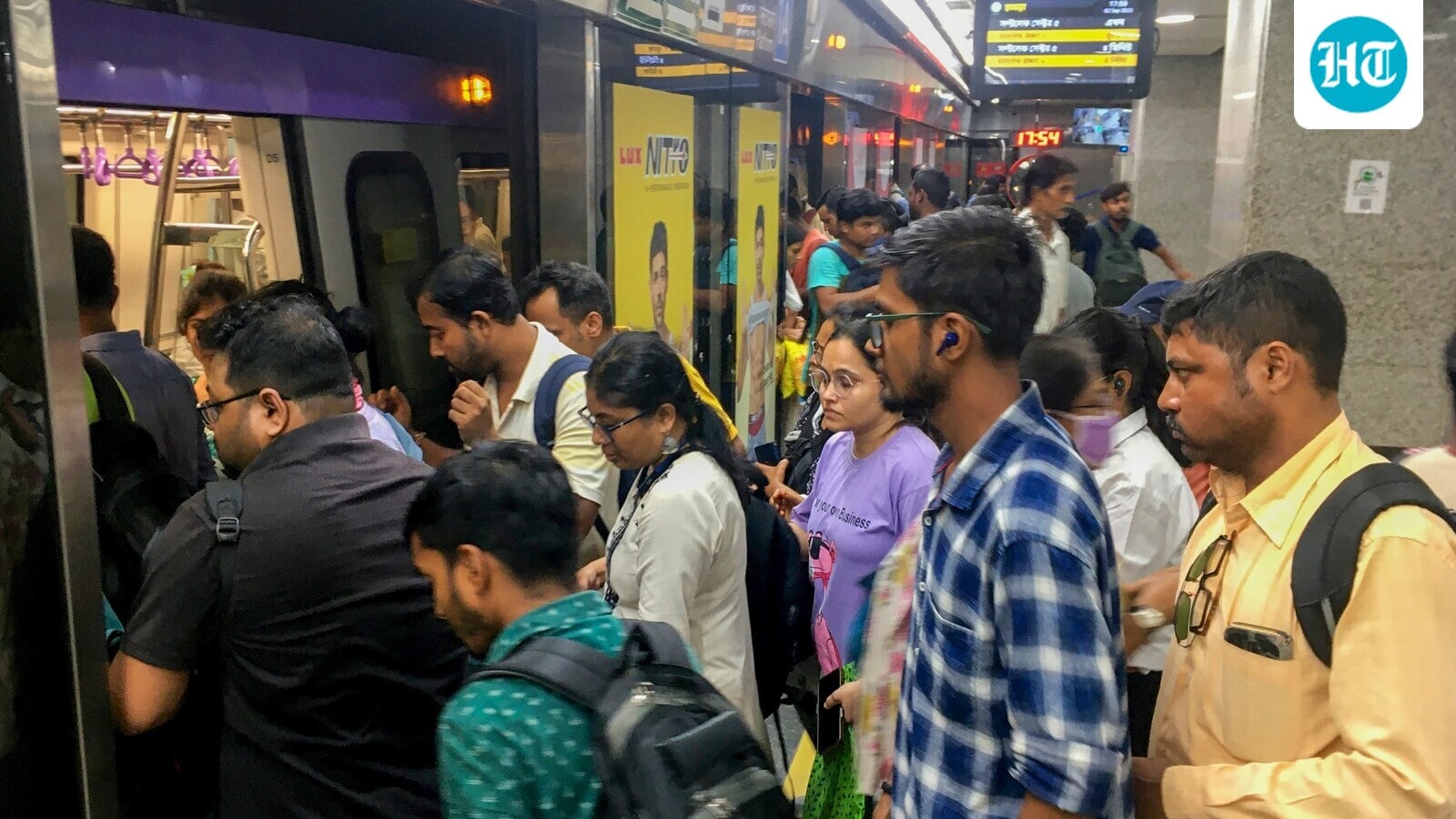 Kolkata Metro to run special trains for Puja Carnival | All you need to know