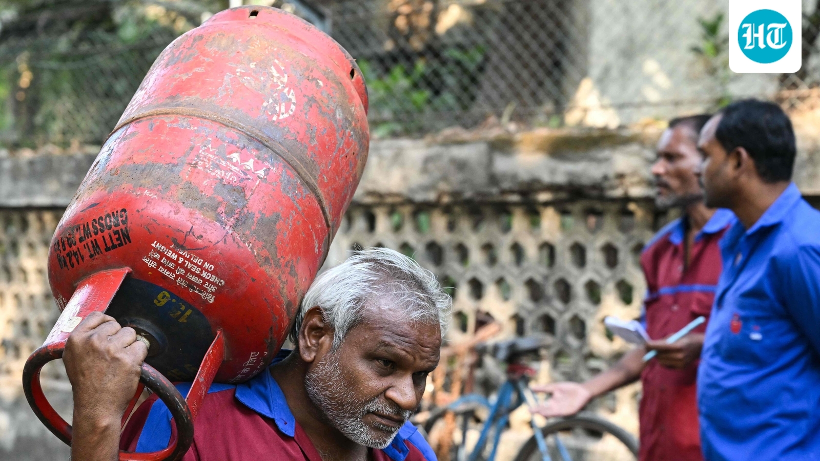 Switch to PNG: Govt urges 6 million households amid LPG supply concerns, panic booking