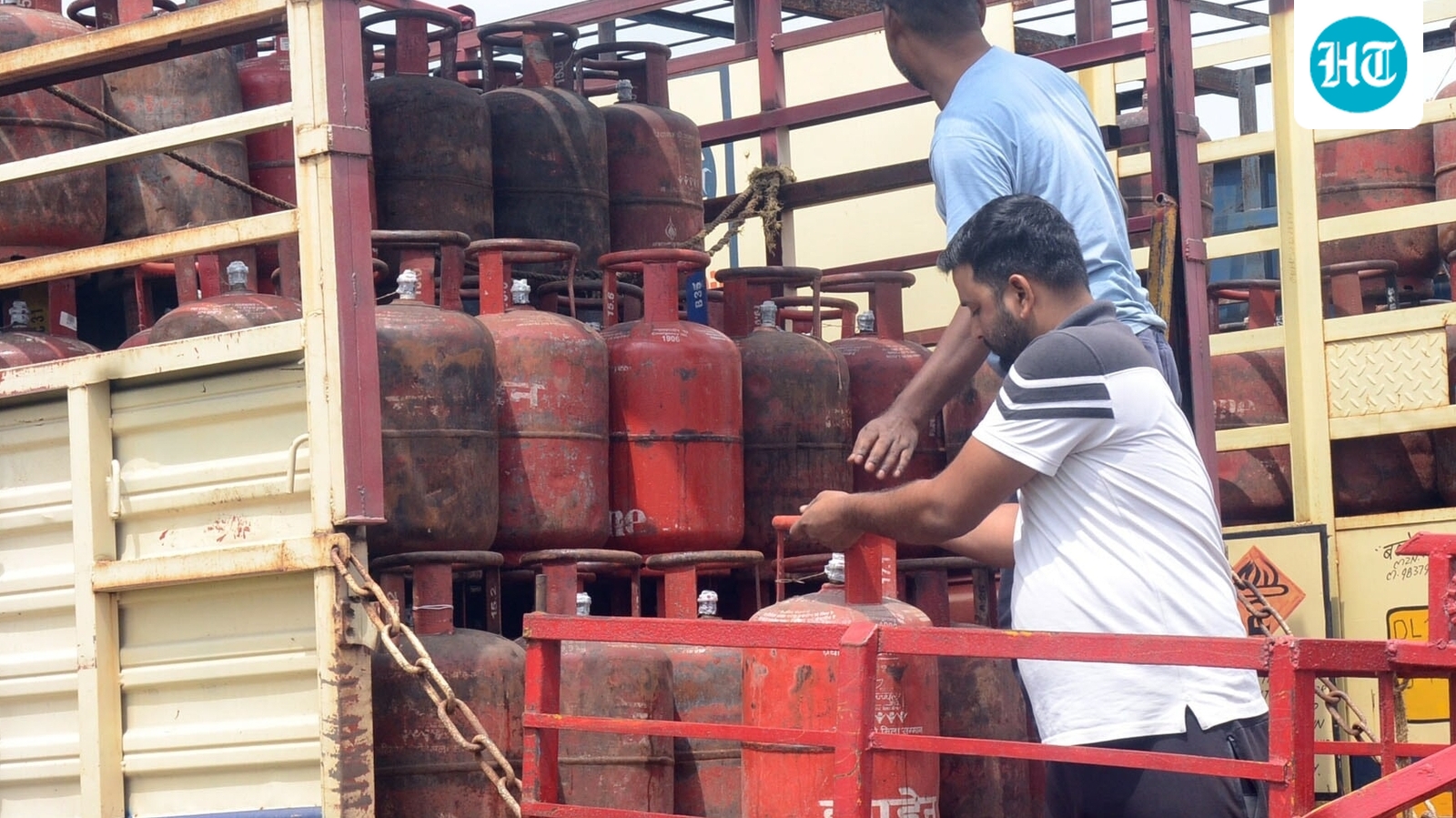 LPG price hike: Commercial cylinder to get costlier from January 1. Check new rates in Delhi, Mumbai, Chennai