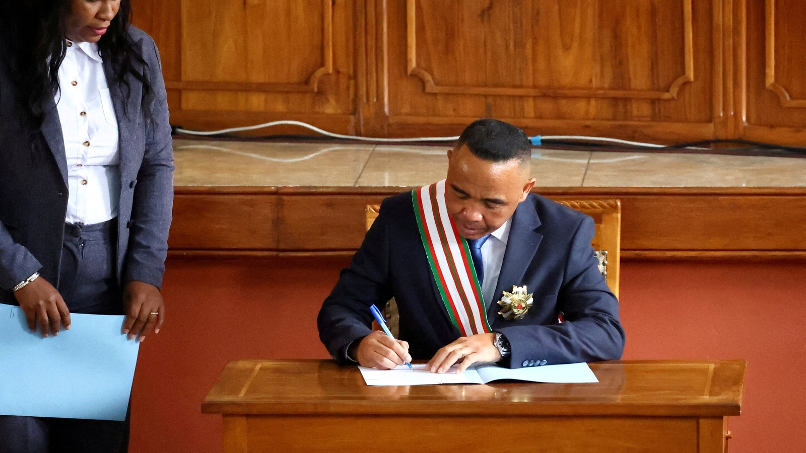 Madagascar coup leader Colonel Randrianirina sworn in as president