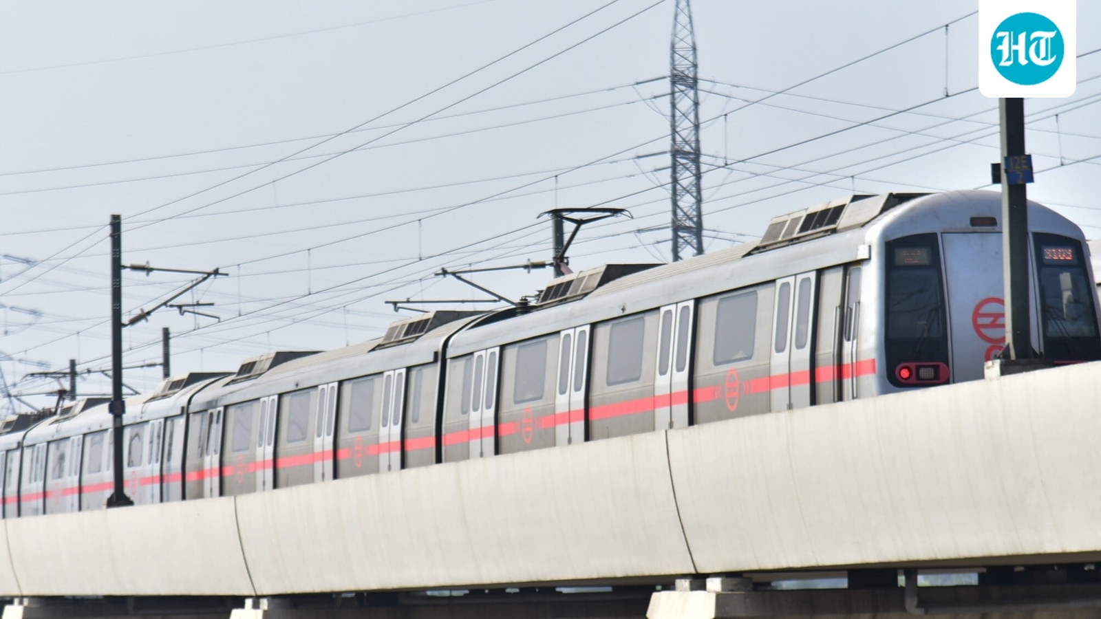 More bus bays, higher railings planned near Akshardham Metro to improve traffic flow