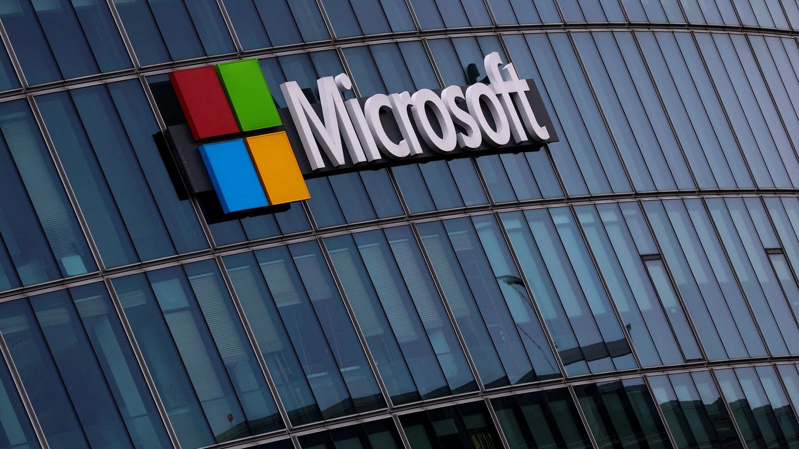Microsoft unveils $15.2 billion AI investments in UAE
