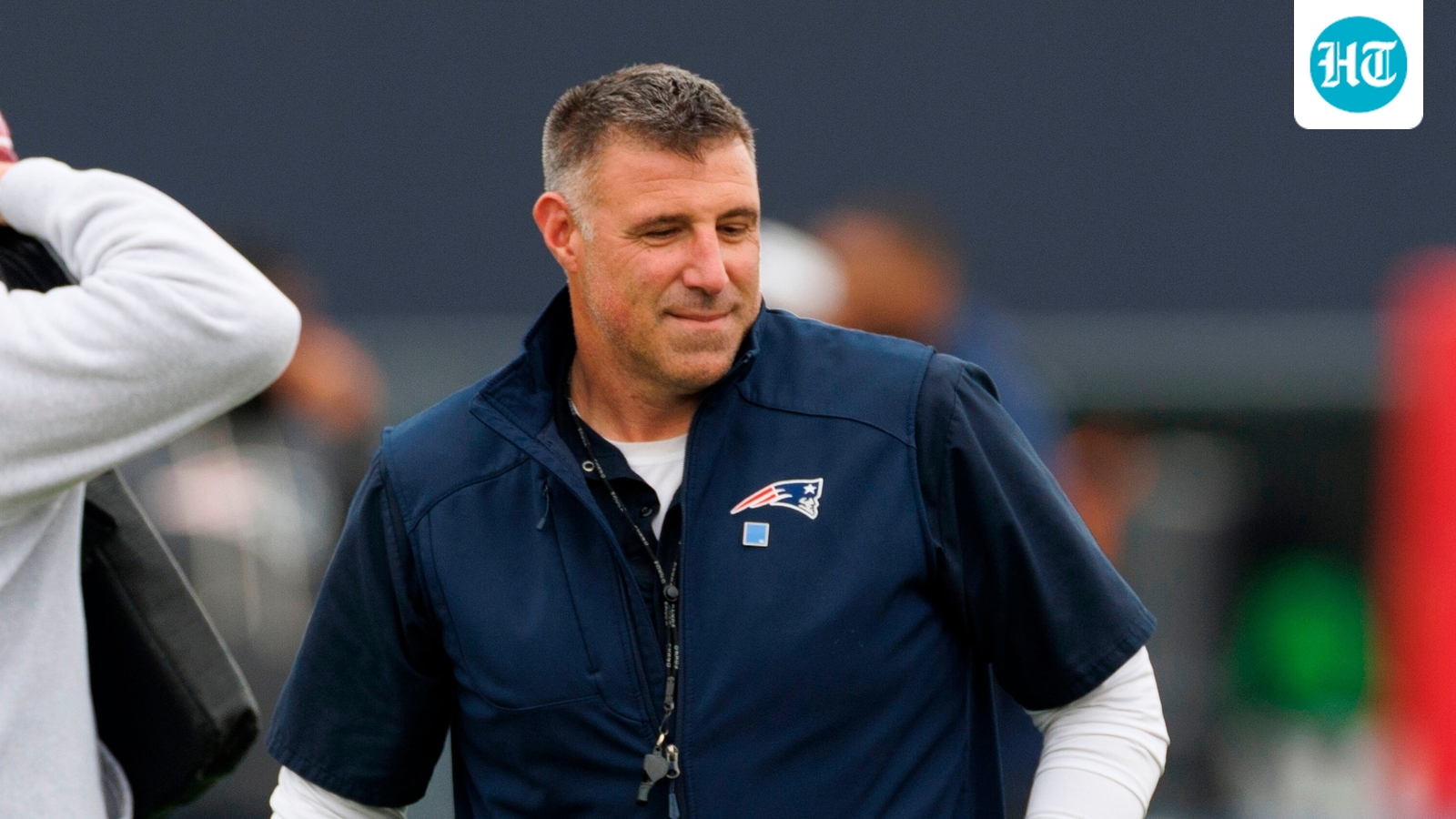 Mike Vrabel shows love for wife and kids as Dianna Russini scandal swirls