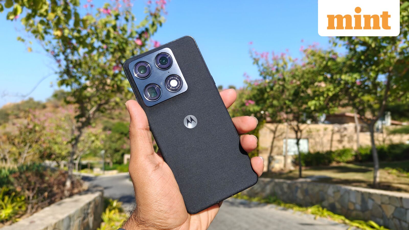 Motorola accused of secretly injecting Amazon affiliate codes via a hidden system app