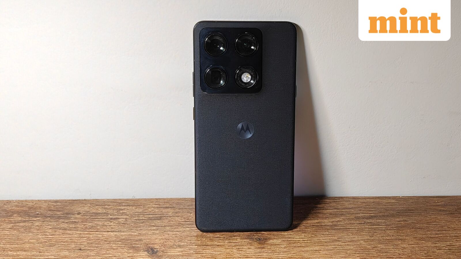 Motorola Signature Launch Live updates: Motorola Signature with Snapdragon 8 Gen 5 SoC launched