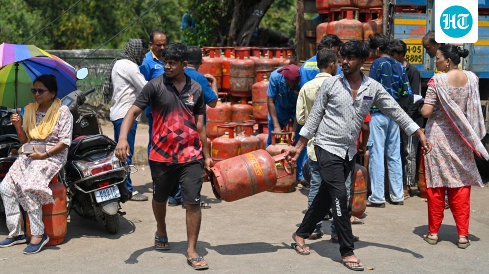 Centre urges calm as LPG gas bookings surge by 60% amid shortage rumours