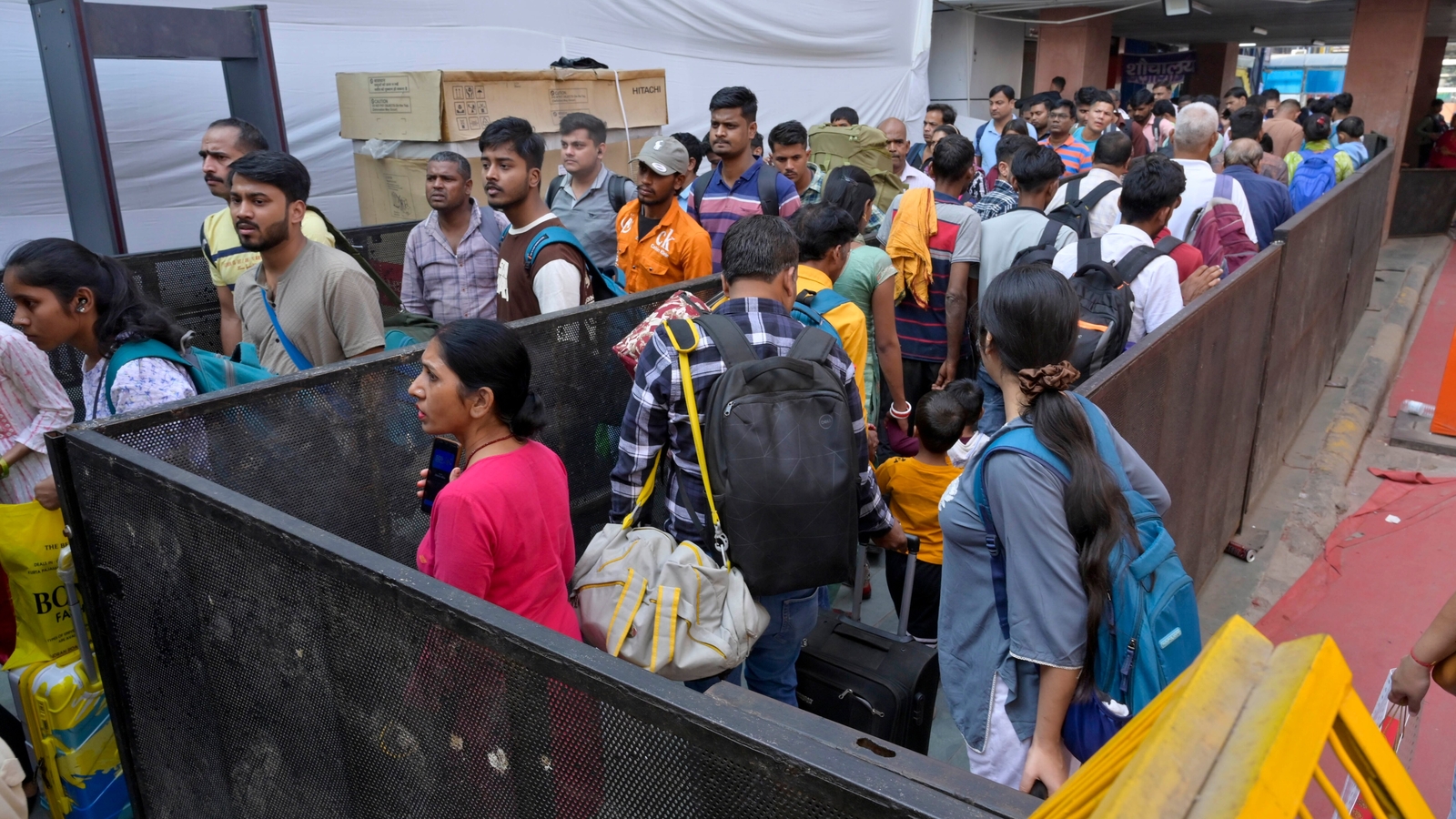 Crowds, chaos, chants ahead of Chhath as Railways gear up; over 12,000 special trains added