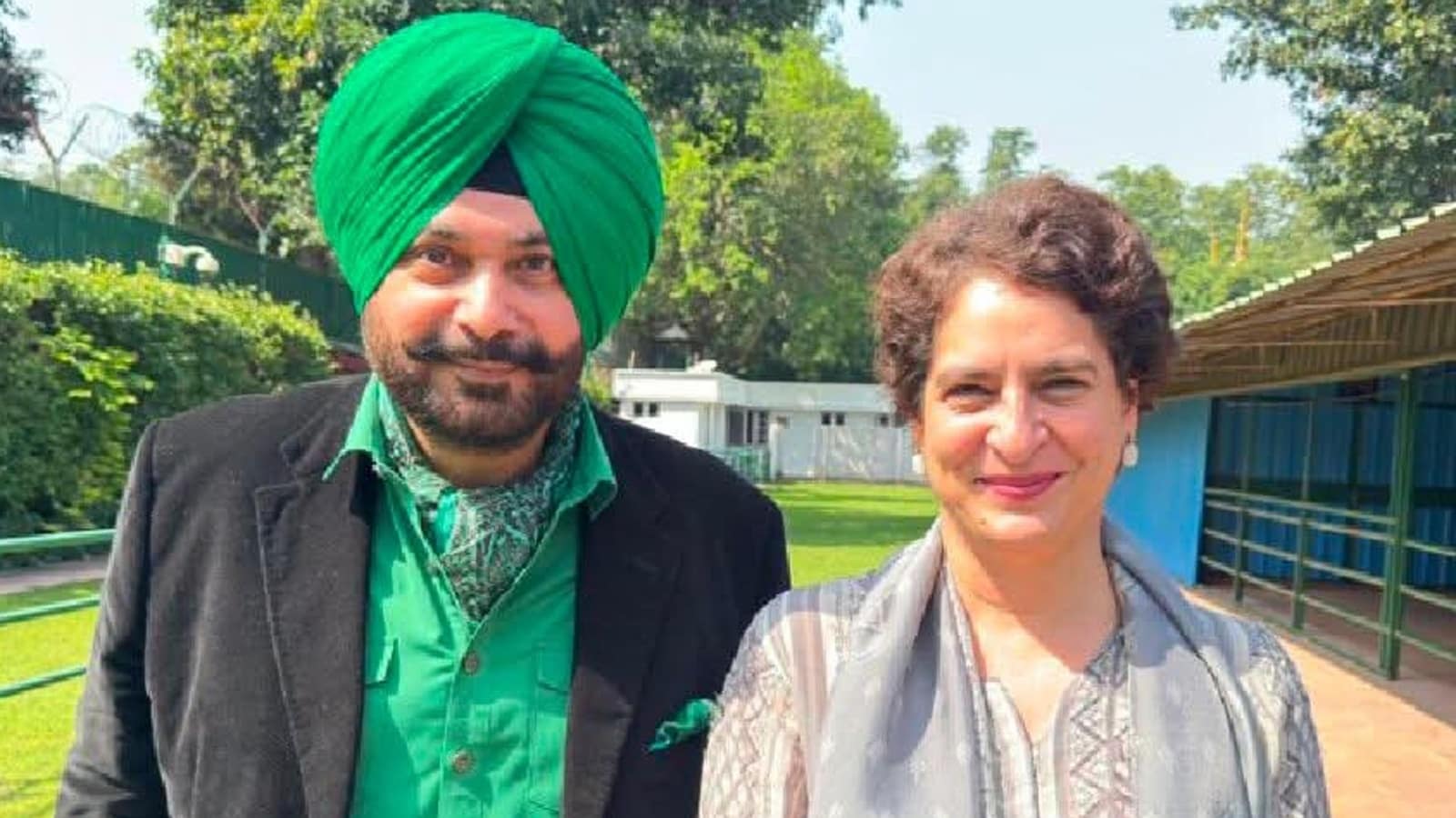Navjot Singh Sidhu’s picture with Priyanka Gandhi Vadra sparks buzz of political comeback