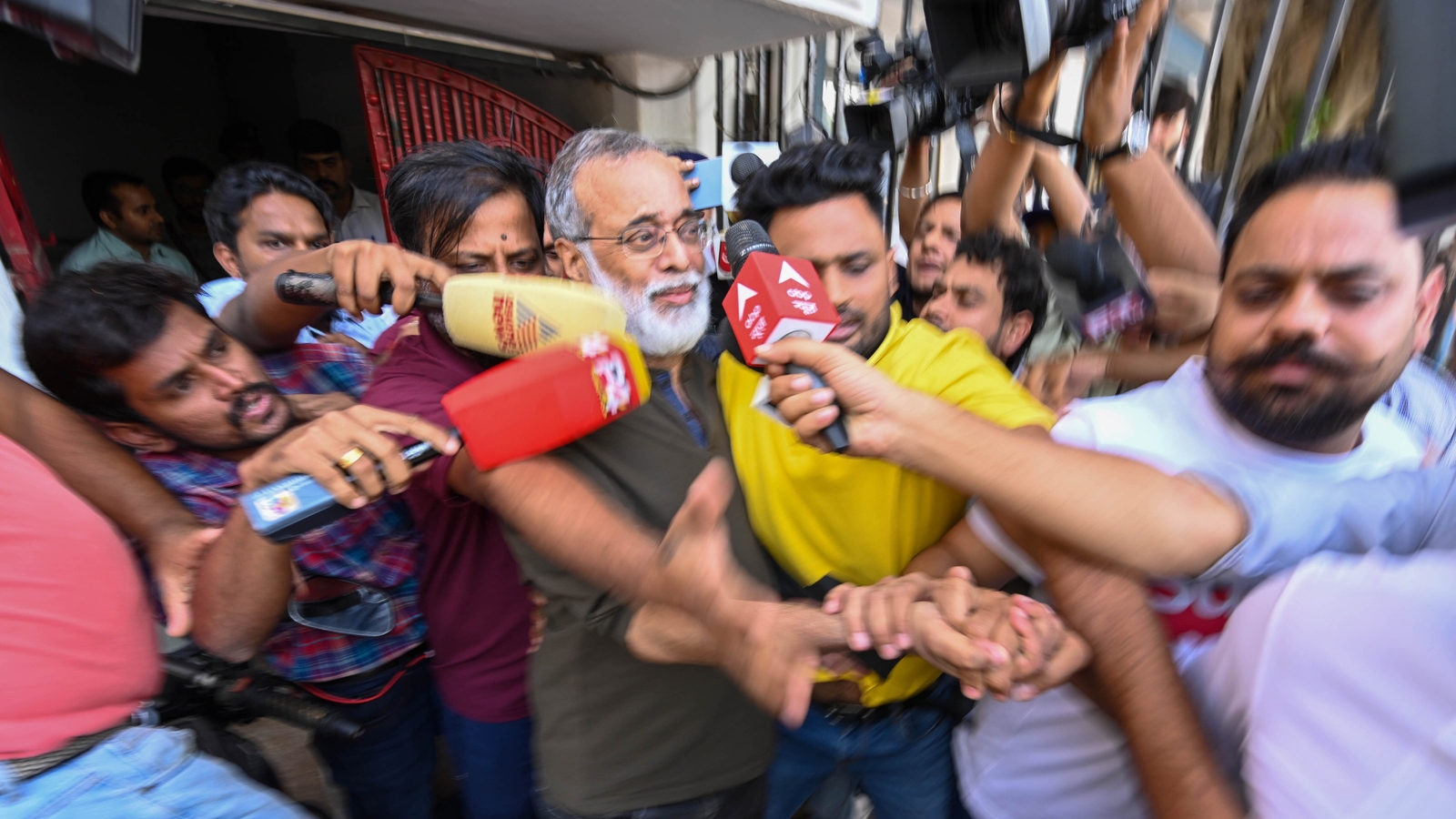 ED slaps  ₹184 crore FEMA penalty notice against NewsClick, founder Prabir Purkayastha