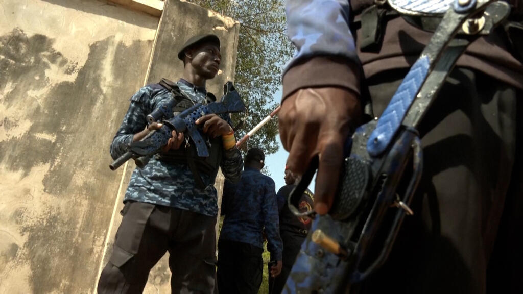 In Nigeria, self-defence groups step in to compensate for widening security gaps