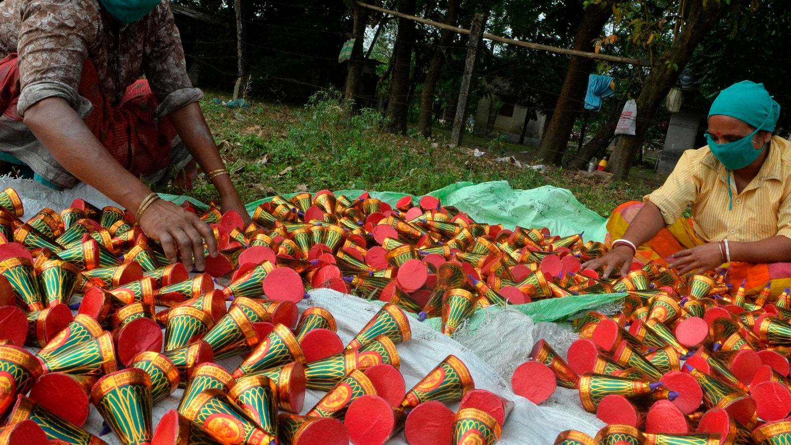 Complete ban not practical or ideal, says SC, reserves order on green crackers in Delhi-NCR