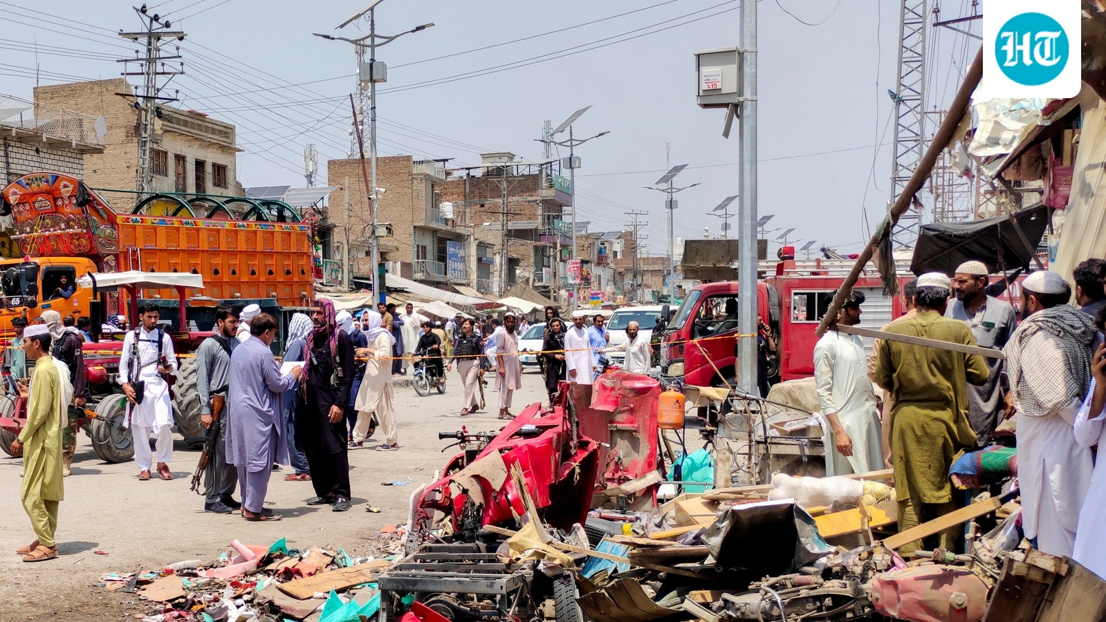 Rickshaw bomb explodes in Pakistan bazaar, kills 9 and injures over two dozen