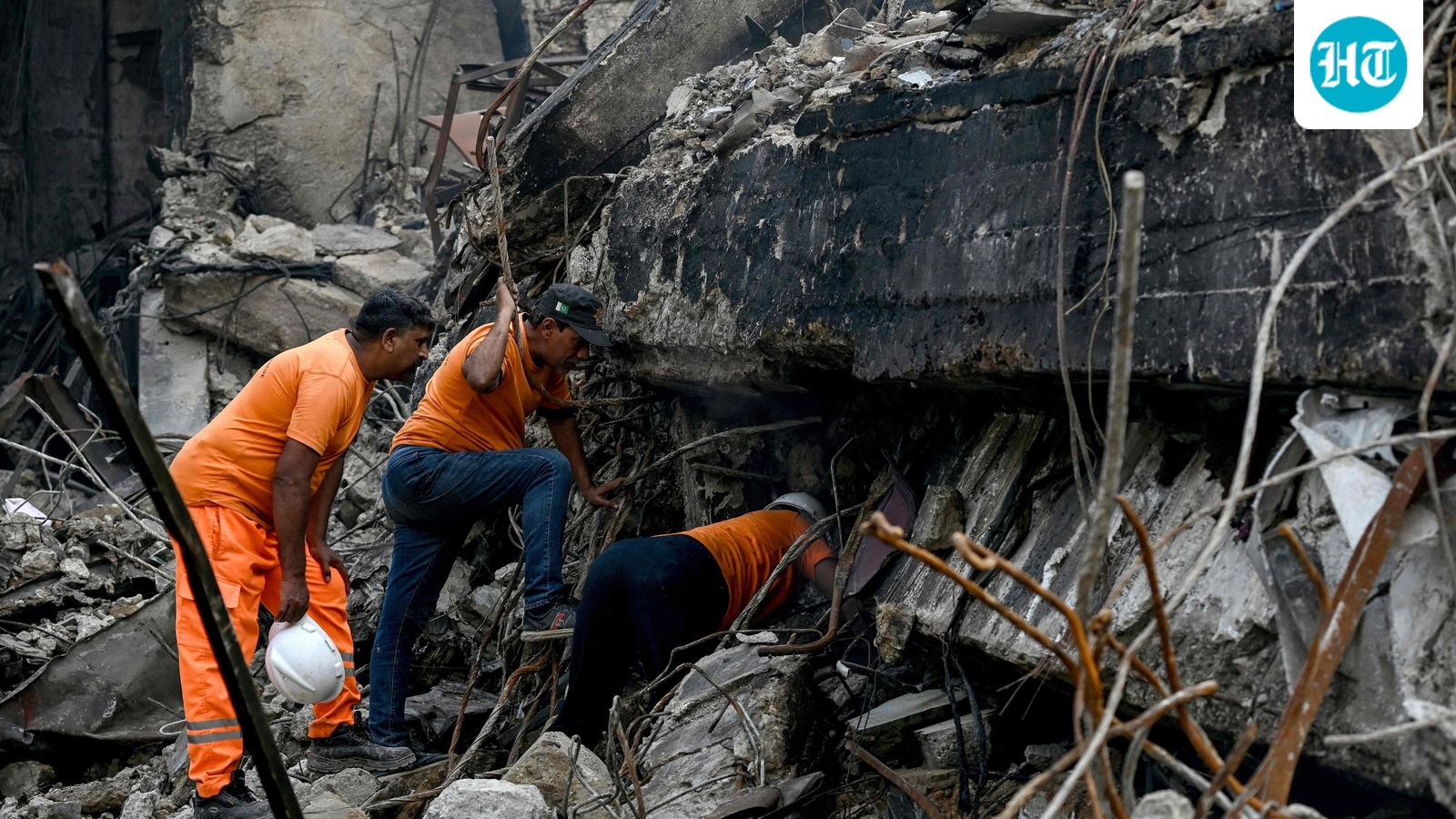 Karachi mall fire: 30 bodies recovered from gutted shop, death toll tops 60