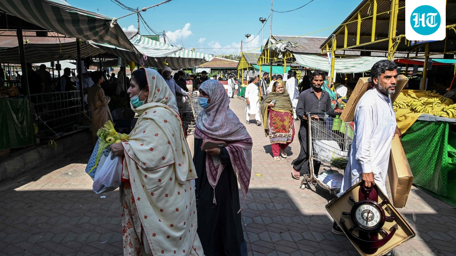 Pakistan's Islamabad orders markets to shut by 8 pm amid energy crisis due to US-Iran war