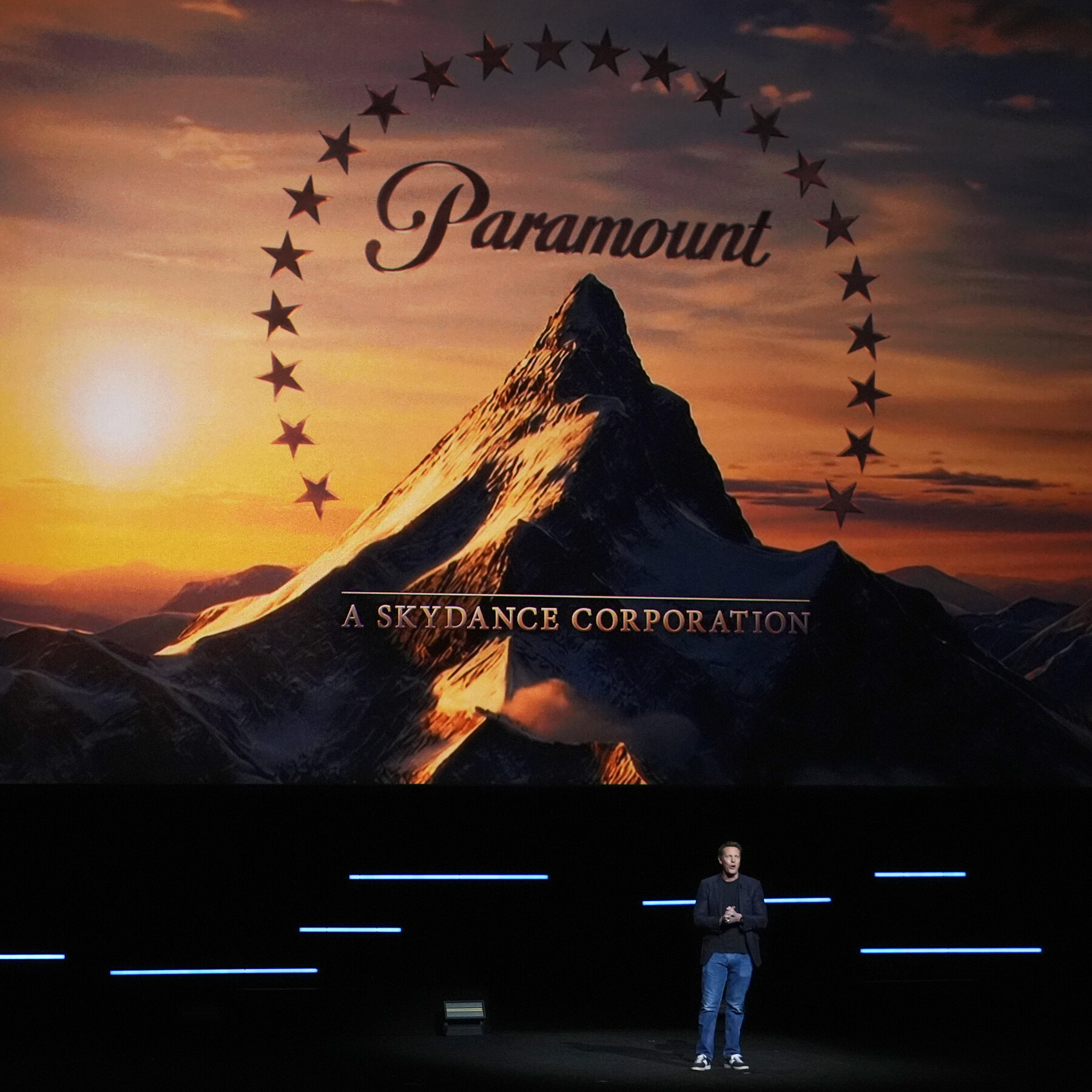 Ellison Pledges at Least 30 Paramount-Warner Movies a Year
