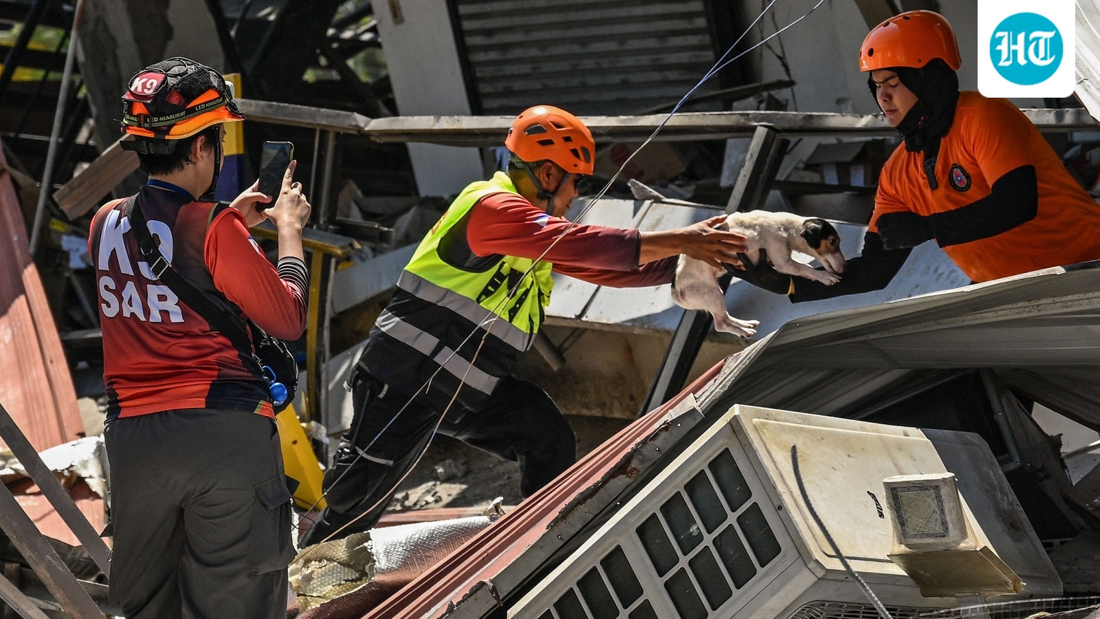 Philippines earthquake of 7.8 magnitude kills 35, triggers tsunami