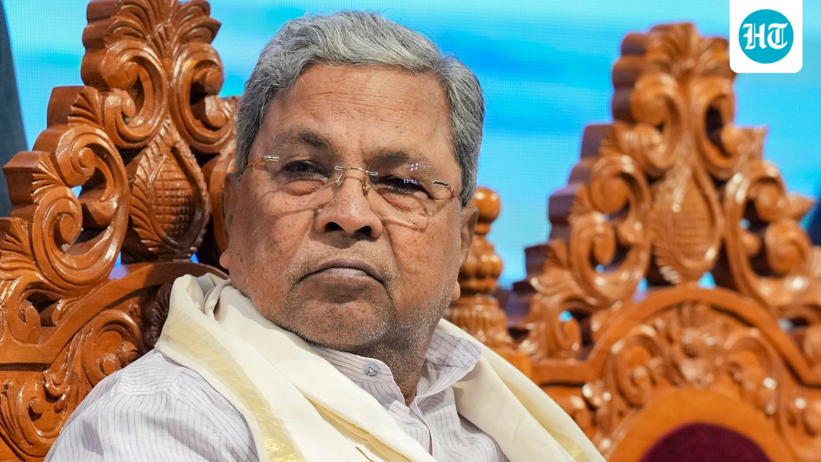 Siddaramaiah considers moving SC after Karnataka governor walks out of assembly without reading speech