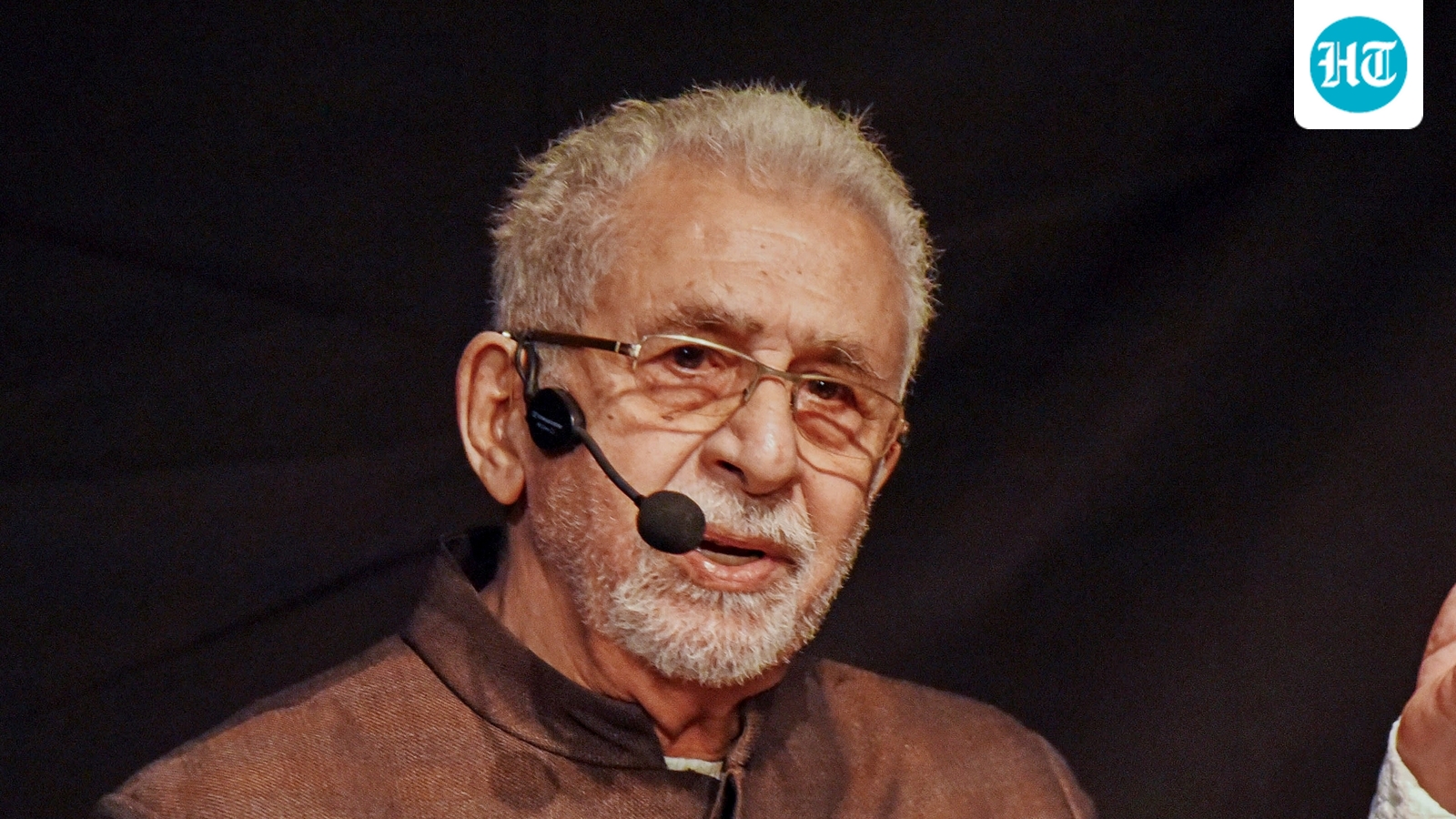 Internet is furious as Naseeruddin Shah gets ‘harassed’ at airport, refuses to answer questions