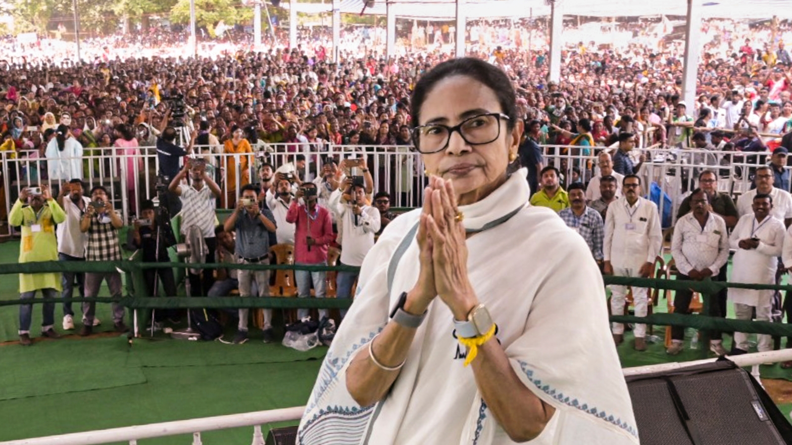 'Cannot put democracy in jeopardy': Supreme Court raps Mamata Banerjee over I-PAC raid