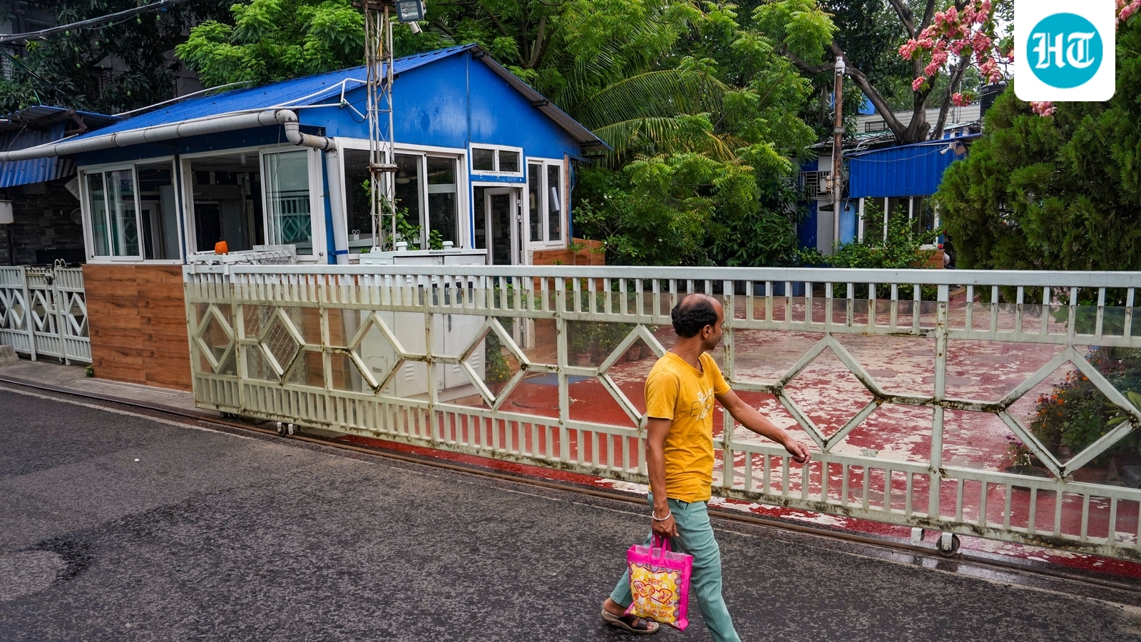 BJP supporters celebrate with Modi cutout outside TMC chief's house, shout ‘Jai Shri Ram’, ‘chor Mamata’ slogans