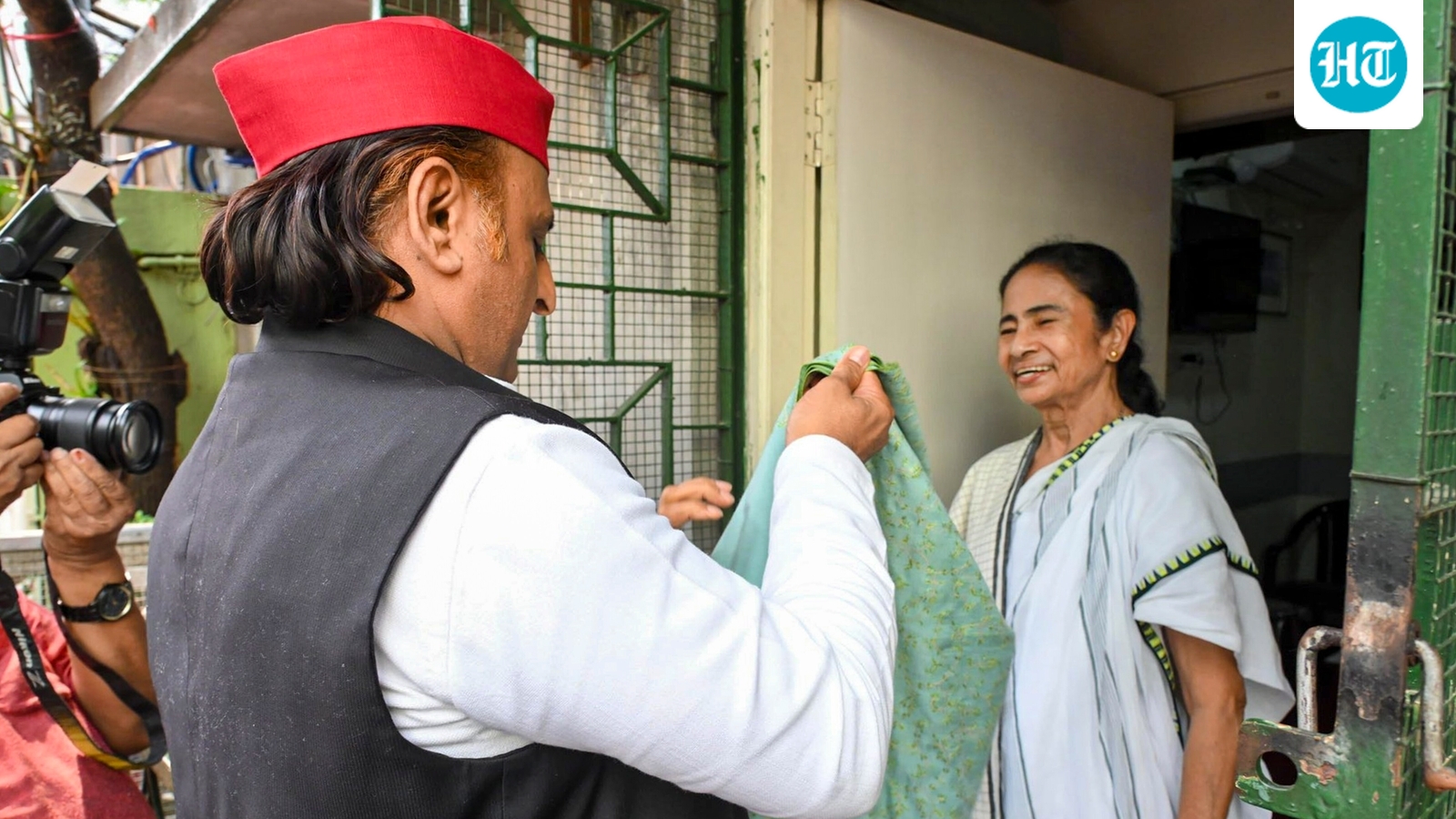 ‘Didi, you have not lost’: Akhilesh Yadav backs Mamata, TMC after Bengal poll debacle