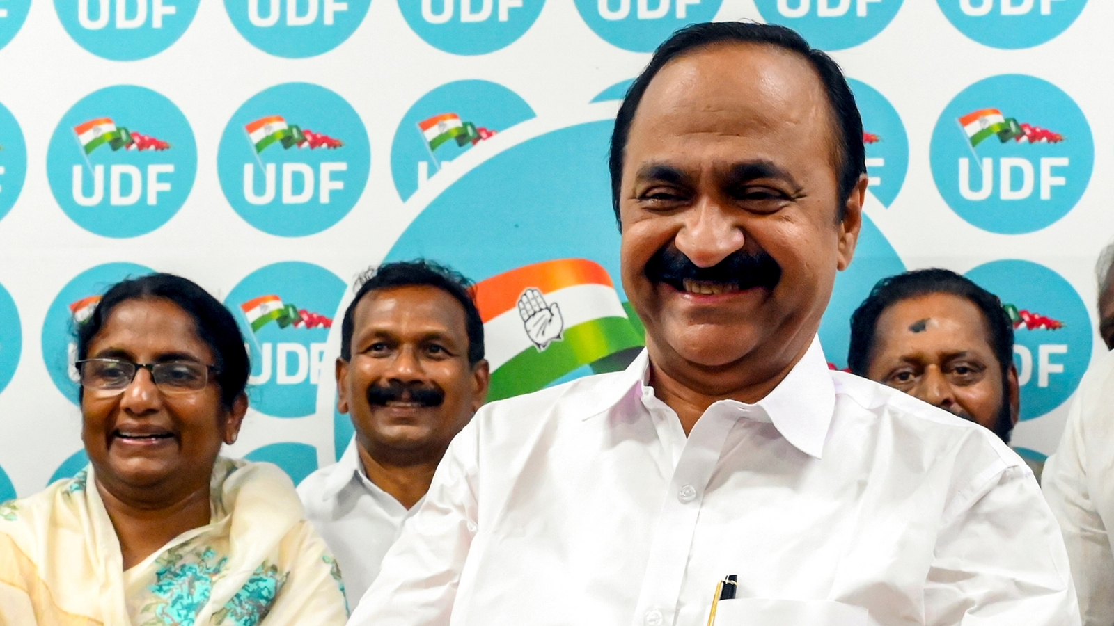 Chennithala, Muraleedharan among Congress ministers in Kerala cabinet, IUML to get 5 posts