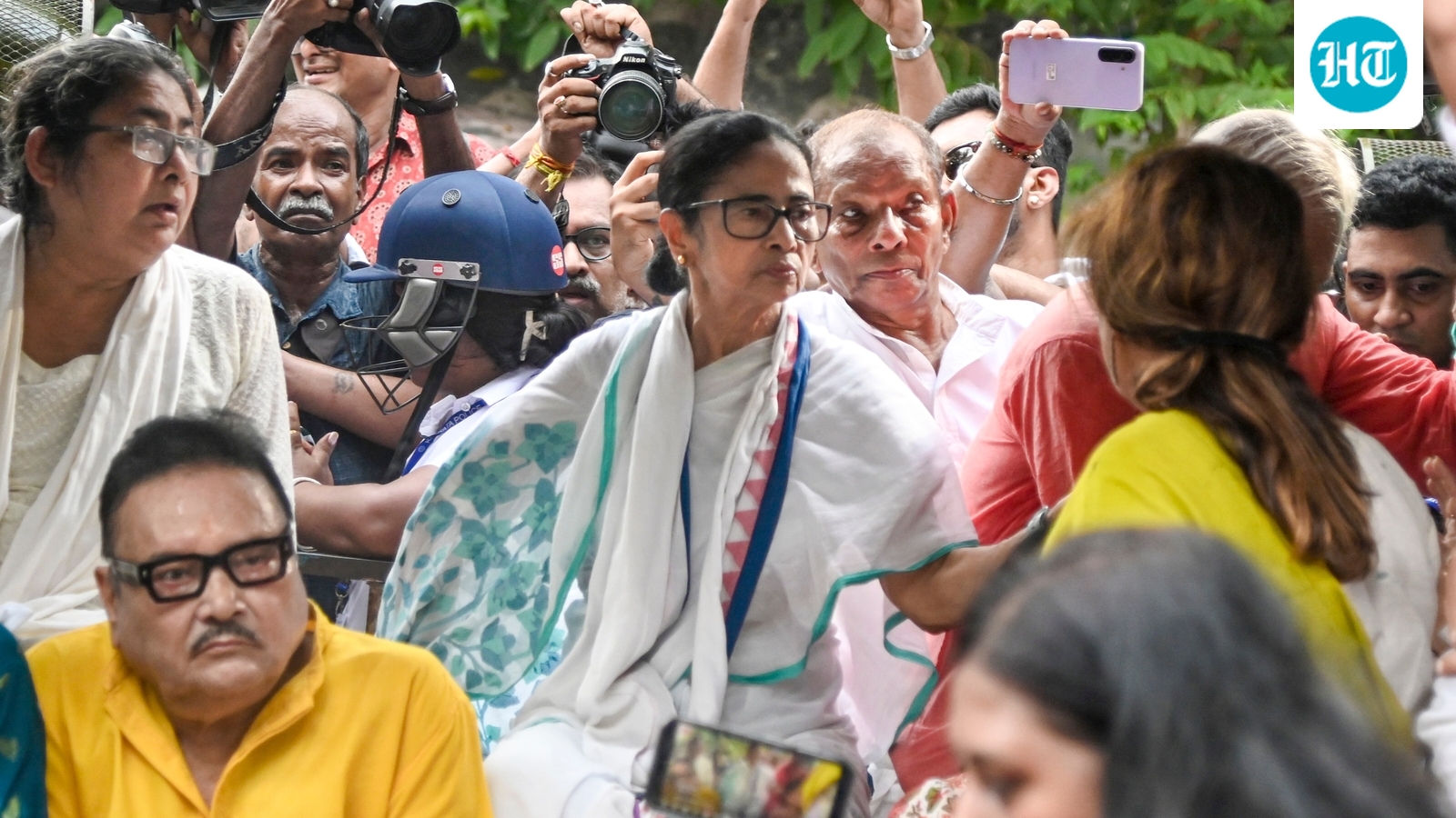 Mamata Banerjee protest LIVE: 'Protesting against terror, intimidation by Suvendu', says Kalyan Banerjee in Kolkata