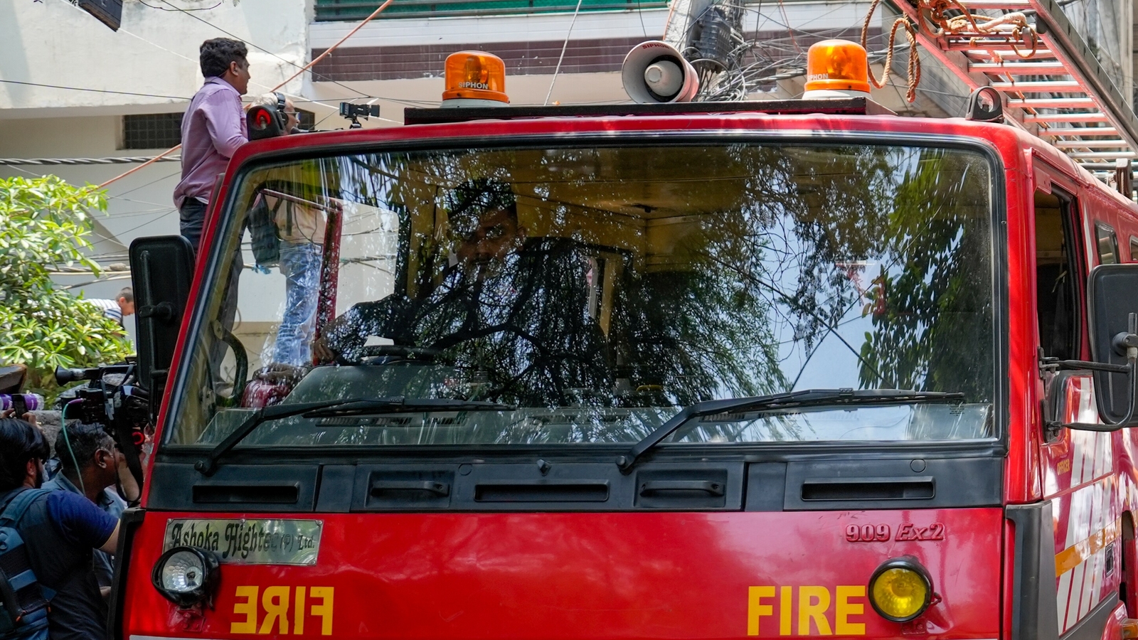 3 dead after massive fire at ICU in Bihar's Muzaffarpur; short circuit suspected
