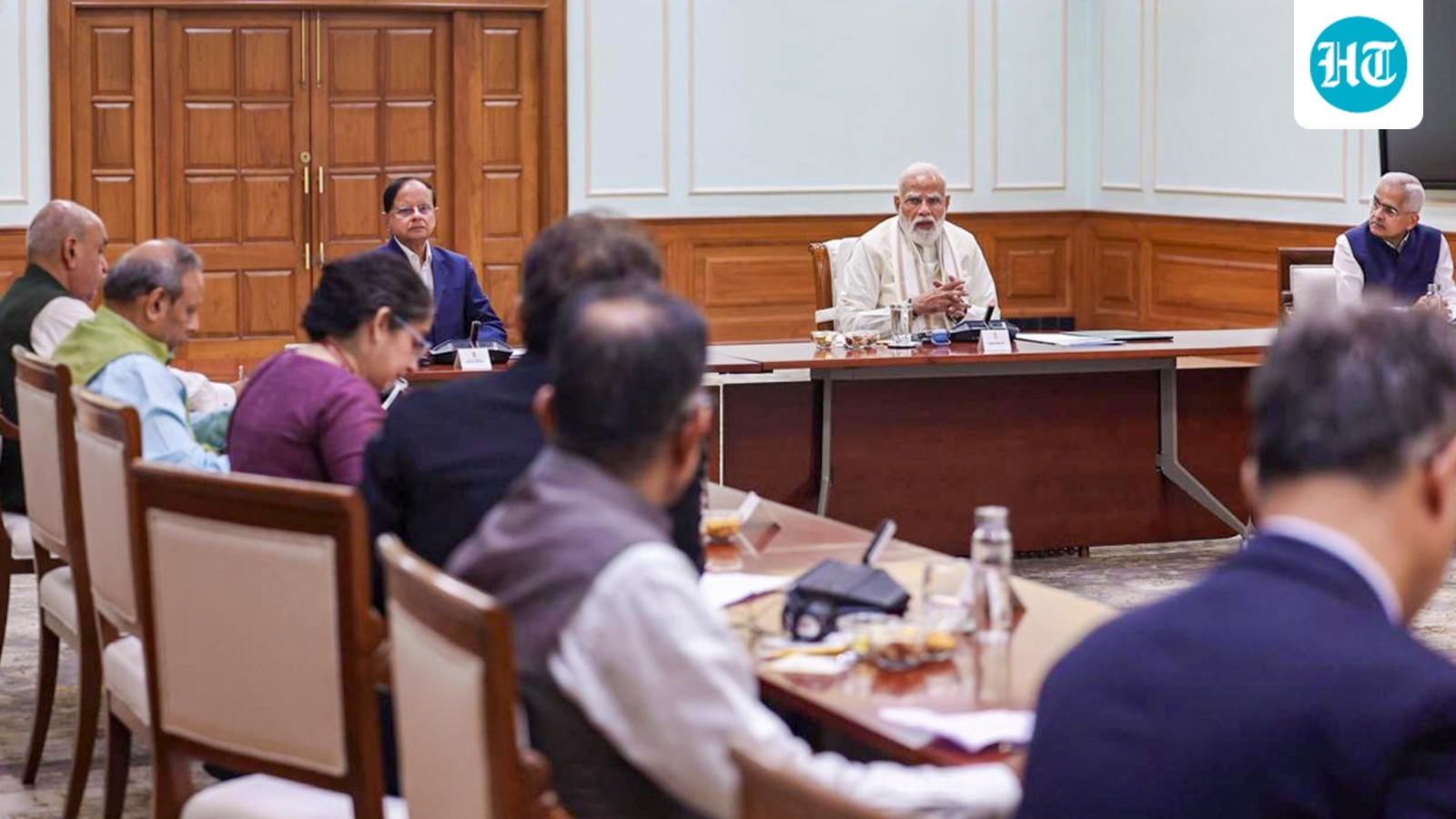 PM Modi pushes growth agenda at EAC meet amid economic pressure